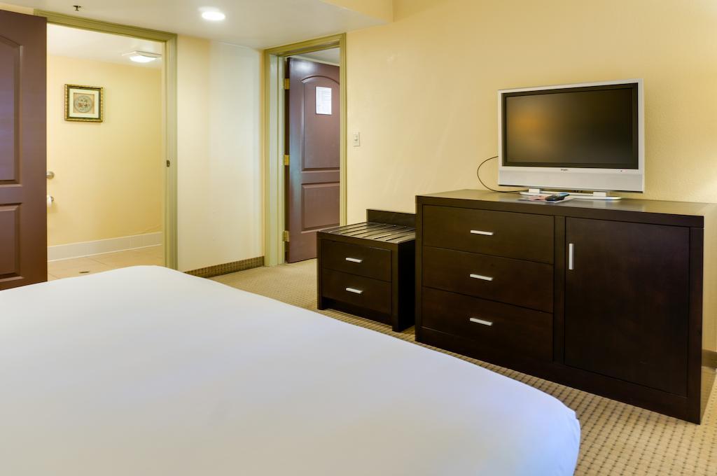 Buena Park Grand Hotel & Suites المظهر الخارجي الصورة