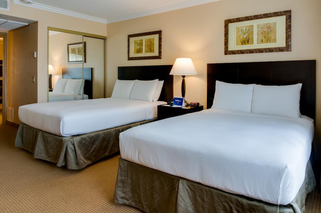 Buena Park Grand Hotel & Suites المظهر الخارجي الصورة